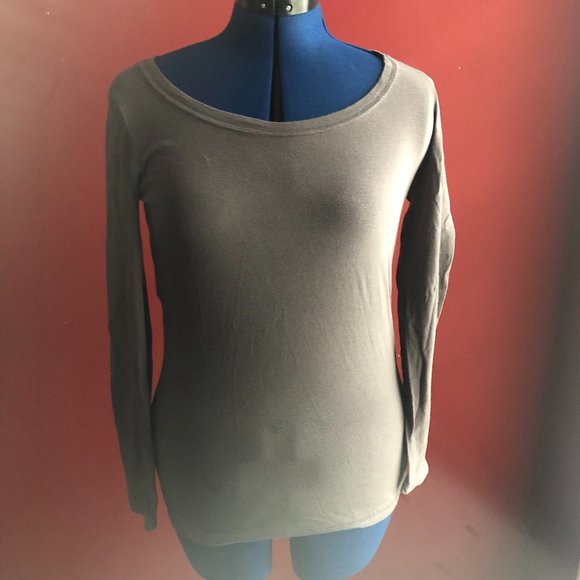 Maternity Shirts Bundle - Picture 10 of 16